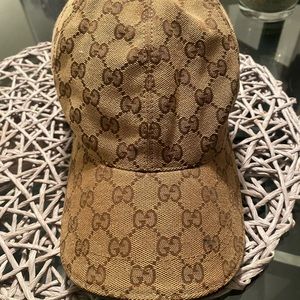 Women’s Gucci hat